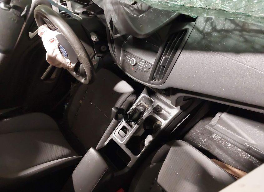 Photo 5 of 2018 Ford Escape SE (VIN 1FMCU9GD8JUB33562)