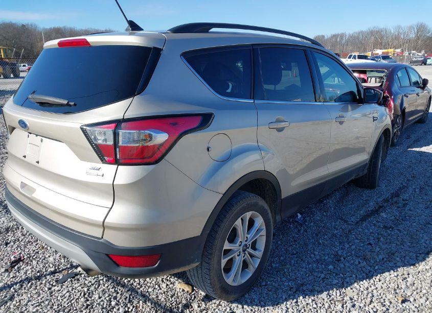 Photo 4 of 2018 Ford Escape SE (VIN 1FMCU9GD8JUB35084)
