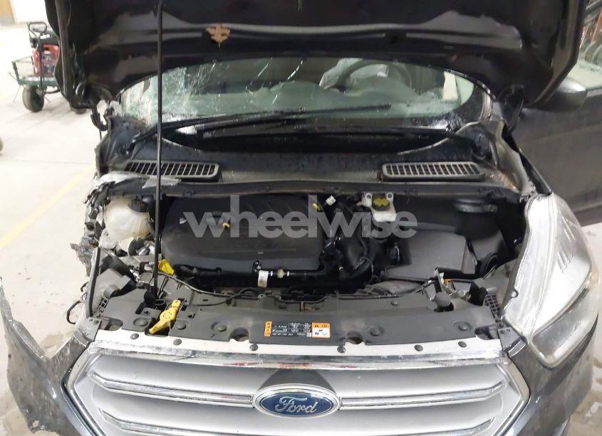 Photo 10 of 2018 Ford Escape SE (VIN 1FMCU9GD8JUB51270)