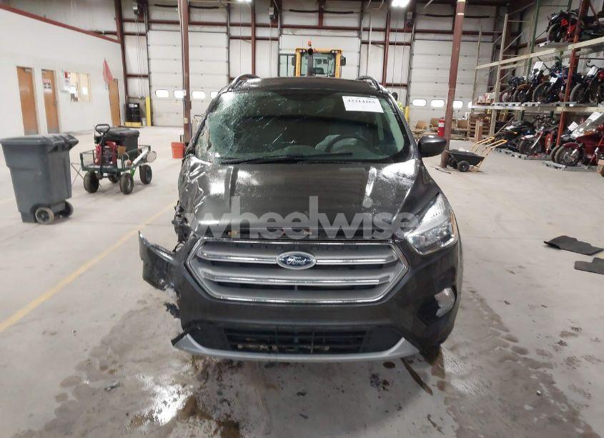 Photo 12 of 2018 Ford Escape SE (VIN 1FMCU9GD8JUB51270)
