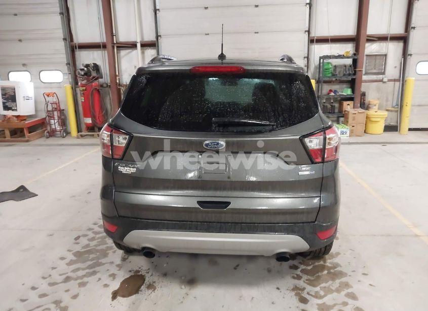 Photo 16 of 2018 Ford Escape SE (VIN 1FMCU9GD8JUB51270)