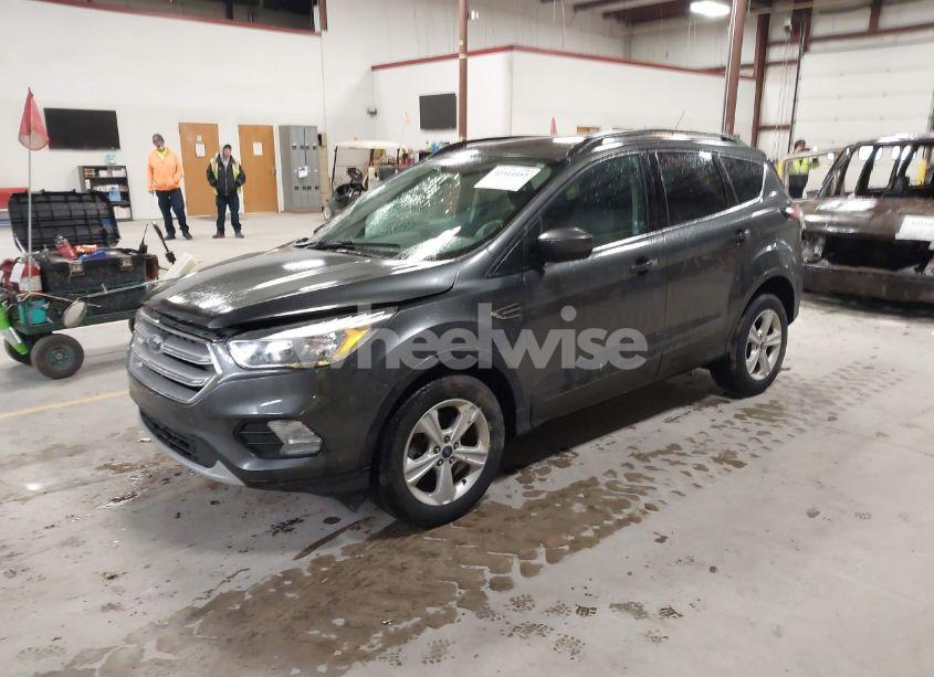 Photo 2 of 2018 Ford Escape SE (VIN 1FMCU9GD8JUB51270)