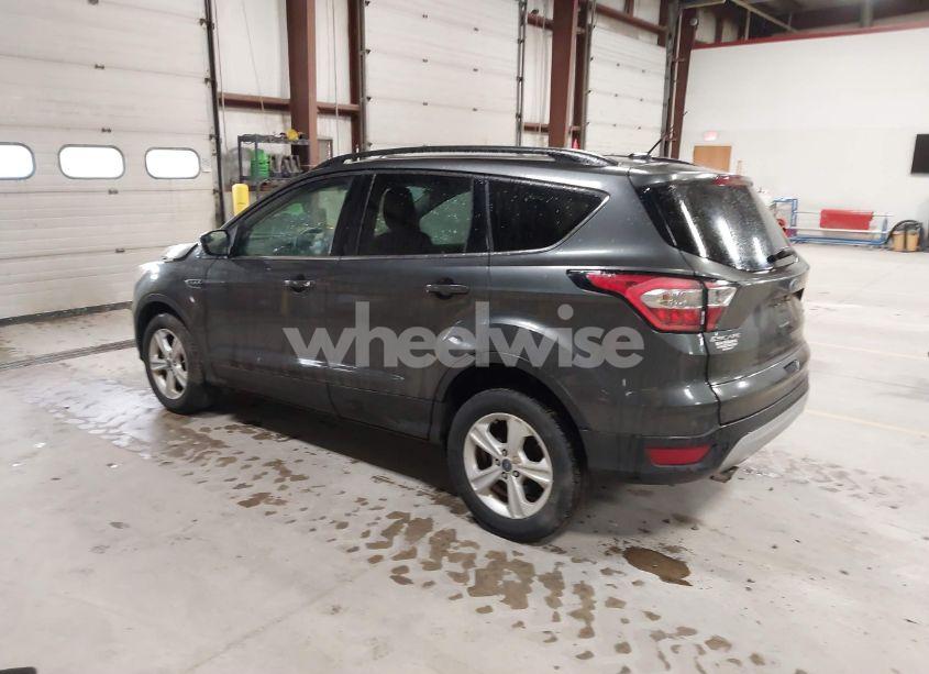 Photo 3 of 2018 Ford Escape SE (VIN 1FMCU9GD8JUB51270)