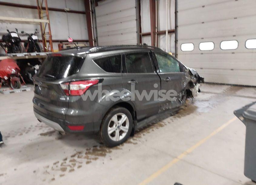 Photo 4 of 2018 Ford Escape SE (VIN 1FMCU9GD8JUB51270)