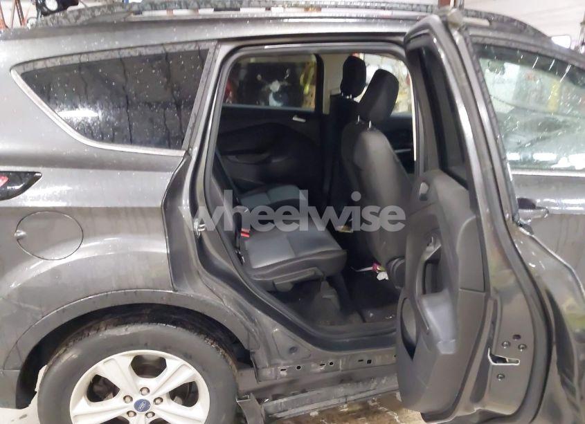 Photo 8 of 2018 Ford Escape SE (VIN 1FMCU9GD8JUB51270)