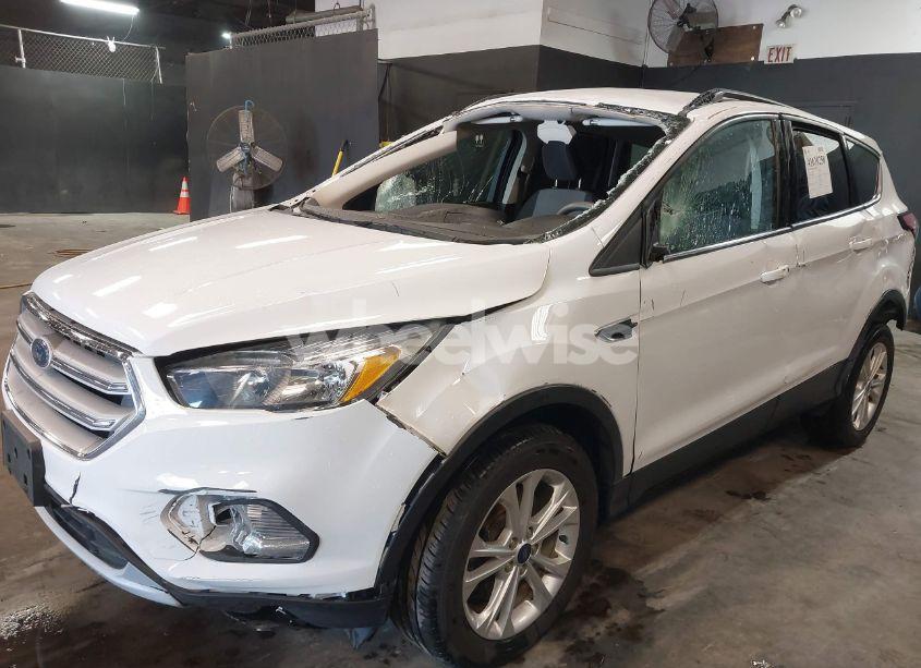 Photo 12 of 2018 Ford Escape SE (VIN 1FMCU9GD8JUB65931)