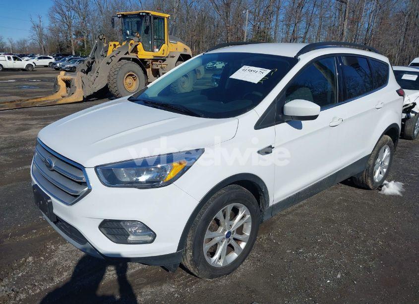 Photo 2 of 2018 Ford Escape SE (VIN 1FMCU9GD8JUB68294)
