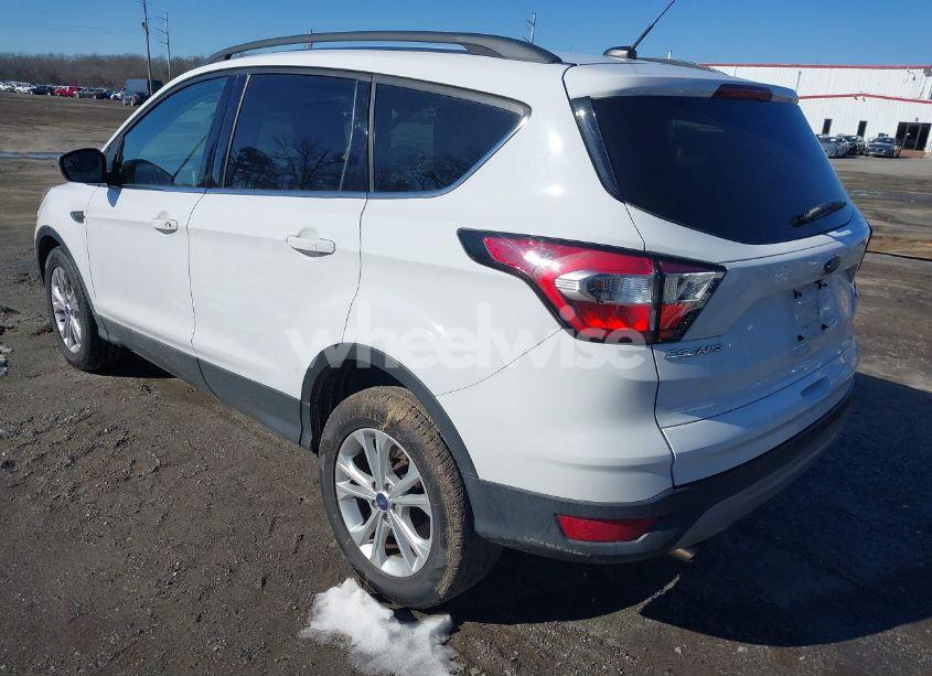 Photo 3 of 2018 Ford Escape SE (VIN 1FMCU9GD8JUB68294)