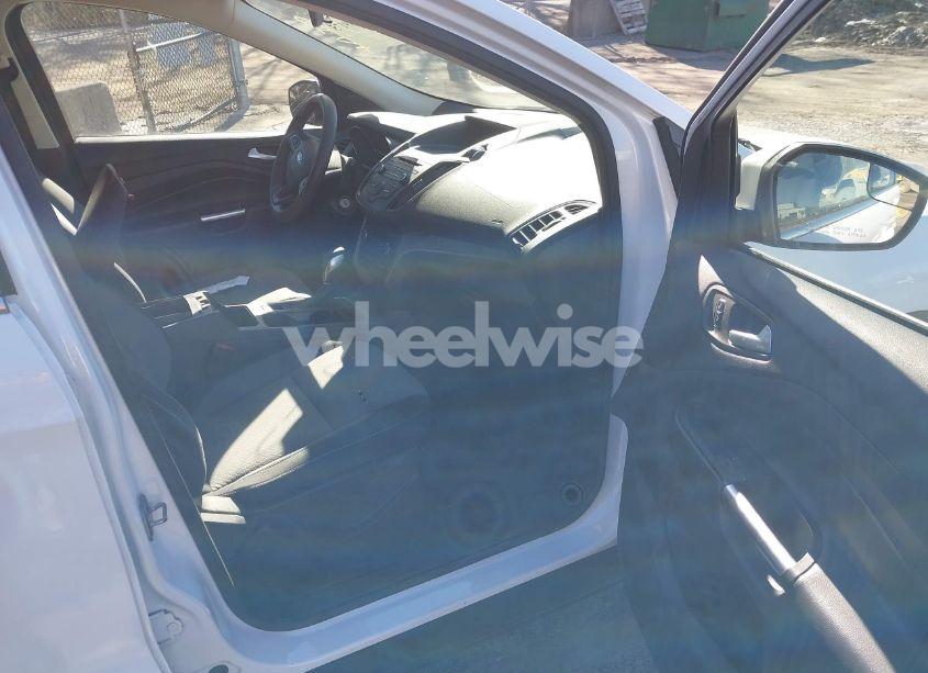 Photo 5 of 2018 Ford Escape SE (VIN 1FMCU9GD8JUB68294)