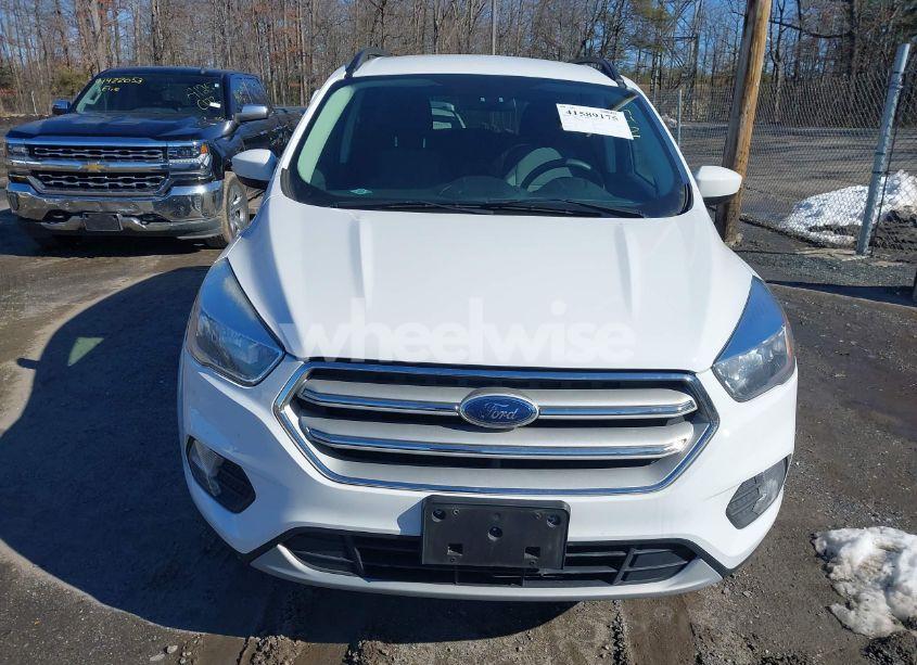 Photo 6 of 2018 Ford Escape SE (VIN 1FMCU9GD8JUB68294)