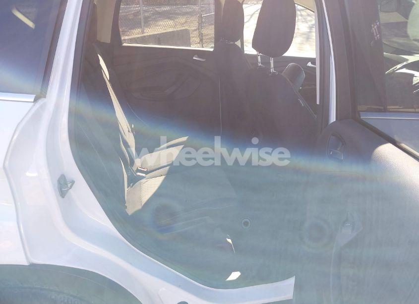 Photo 8 of 2018 Ford Escape SE (VIN 1FMCU9GD8JUB68294)