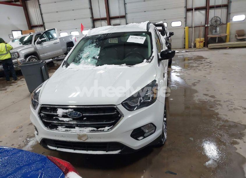 Photo 12 of 2018 Ford Escape SE (VIN 1FMCU9GD8JUC47691)