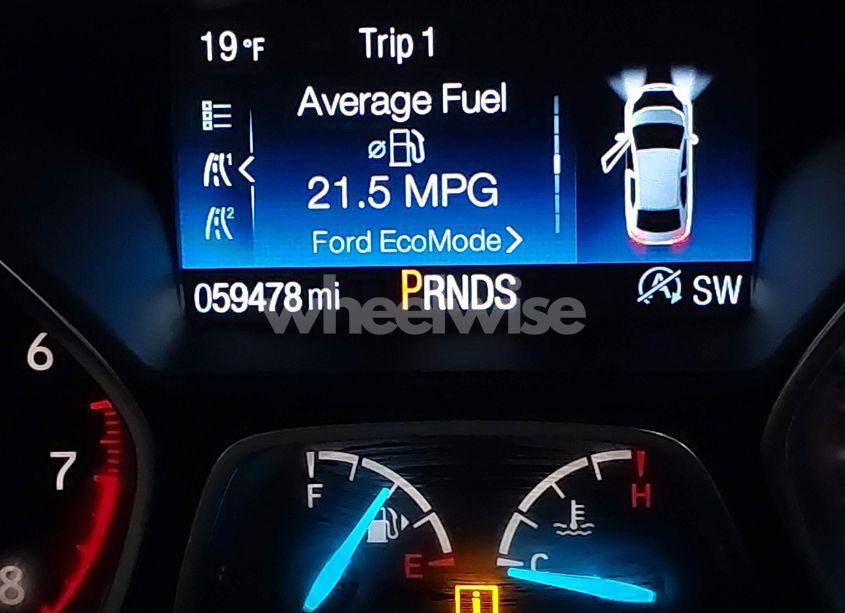 Photo 15 of 2018 Ford Escape SE (VIN 1FMCU9GD8JUC47691)