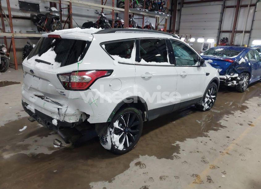 Photo 4 of 2018 Ford Escape SE (VIN 1FMCU9GD8JUC47691)
