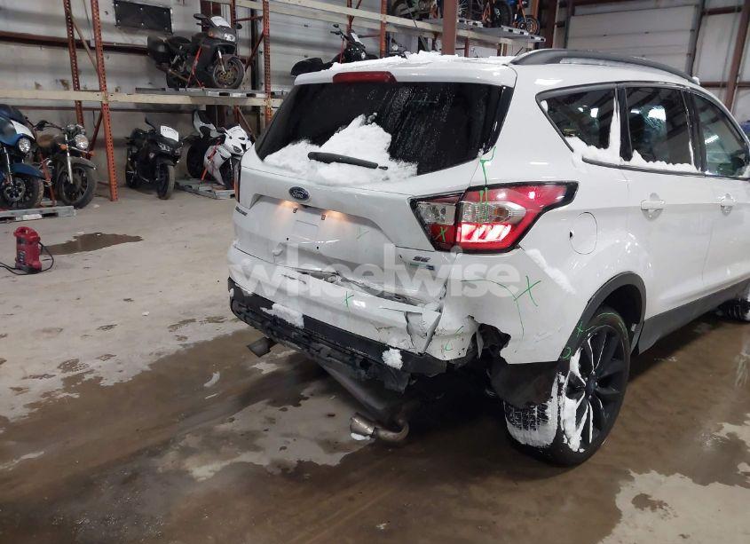 Photo 6 of 2018 Ford Escape SE (VIN 1FMCU9GD8JUC47691)