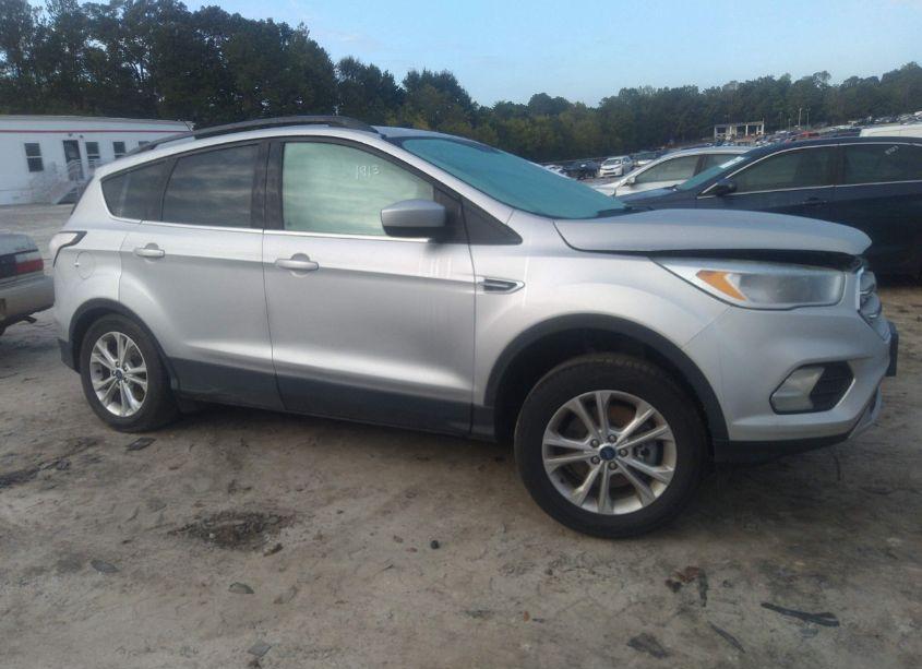 Photo 12 of 2018 Ford Escape SE (VIN 1FMCU9GD8JUD01913)