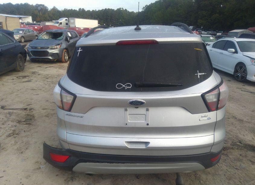Photo 15 of 2018 Ford Escape SE (VIN 1FMCU9GD8JUD01913)