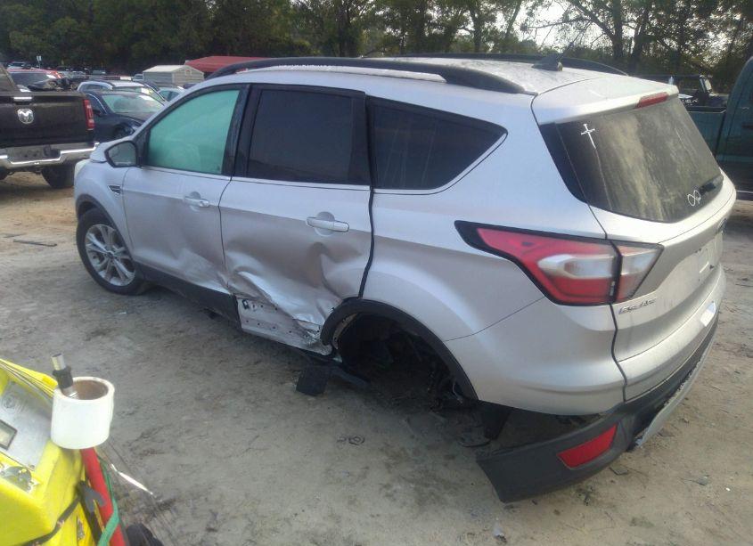 Photo 3 of 2018 Ford Escape SE (VIN 1FMCU9GD8JUD01913)