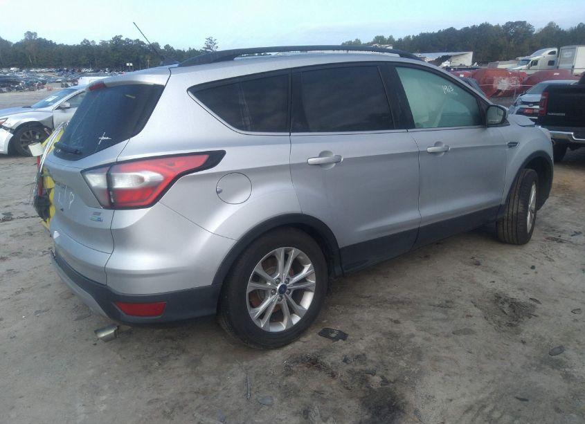 Photo 4 of 2018 Ford Escape SE (VIN 1FMCU9GD8JUD01913)