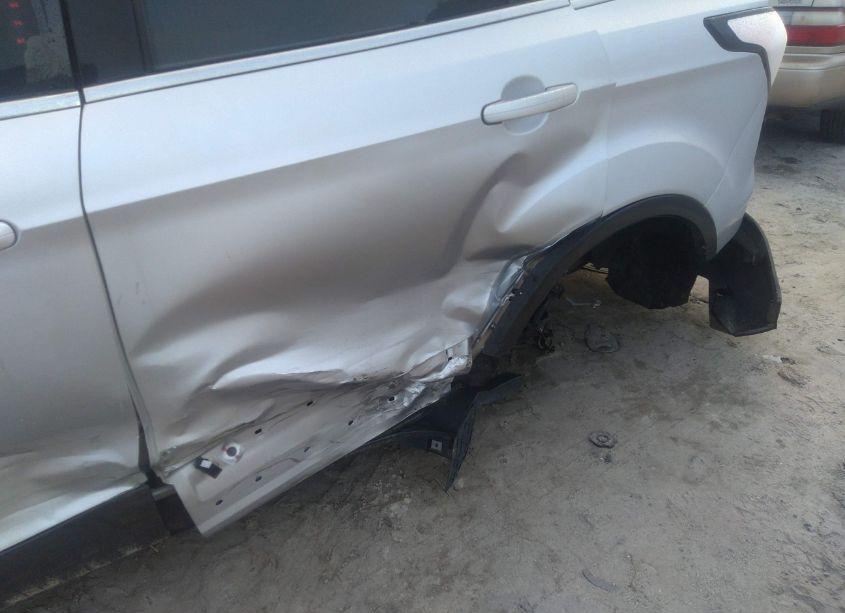 Photo 6 of 2018 Ford Escape SE (VIN 1FMCU9GD8JUD01913)