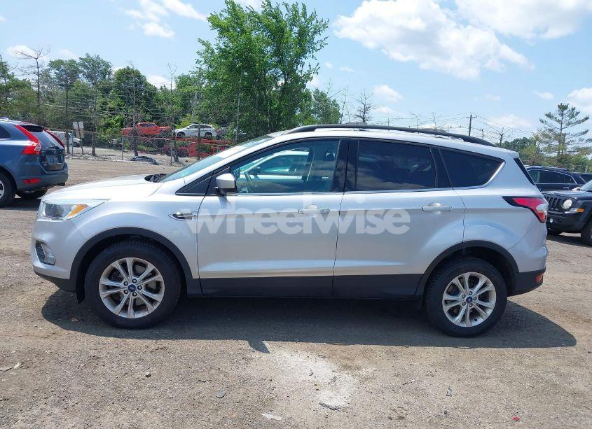 Photo 14 of 2018 Ford Escape SE (VIN 1FMCU9GD8JUD46236)