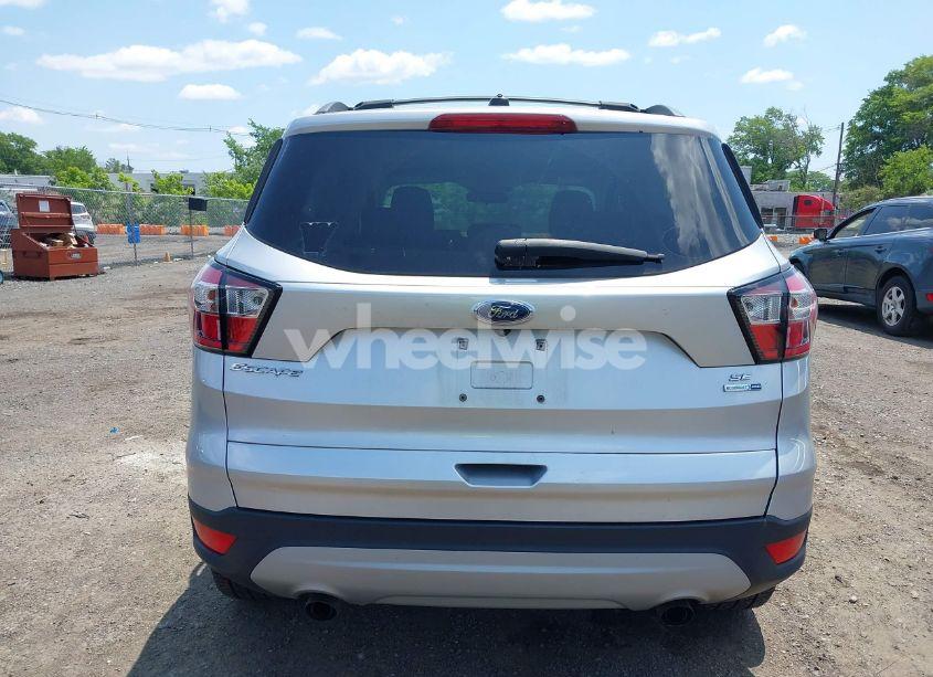 Photo 16 of 2018 Ford Escape SE (VIN 1FMCU9GD8JUD46236)