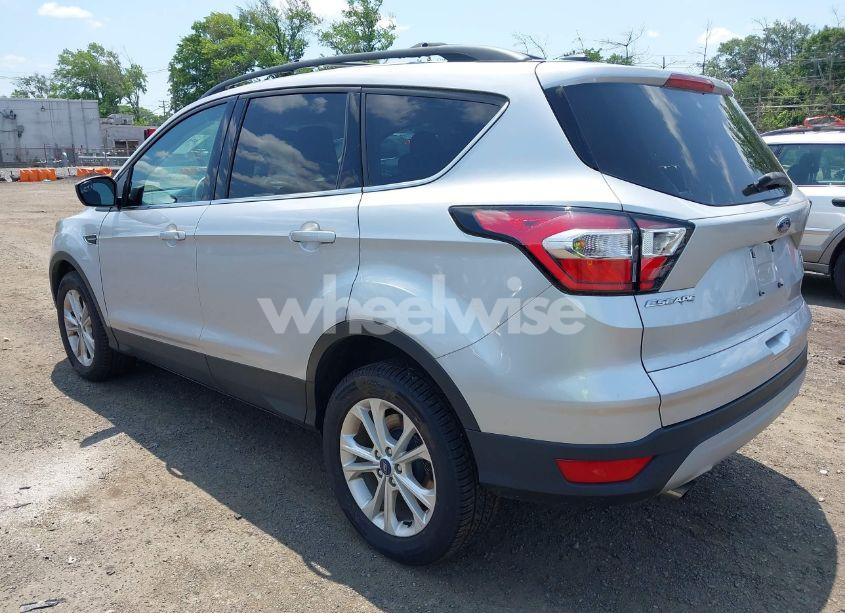 Photo 3 of 2018 Ford Escape SE (VIN 1FMCU9GD8JUD46236)