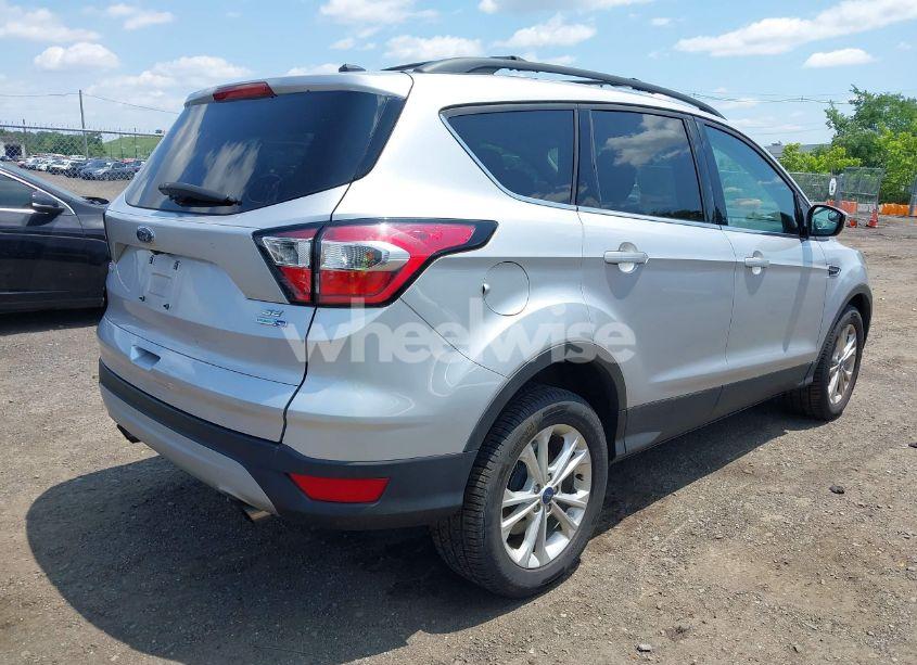 Photo 4 of 2018 Ford Escape SE (VIN 1FMCU9GD8JUD46236)