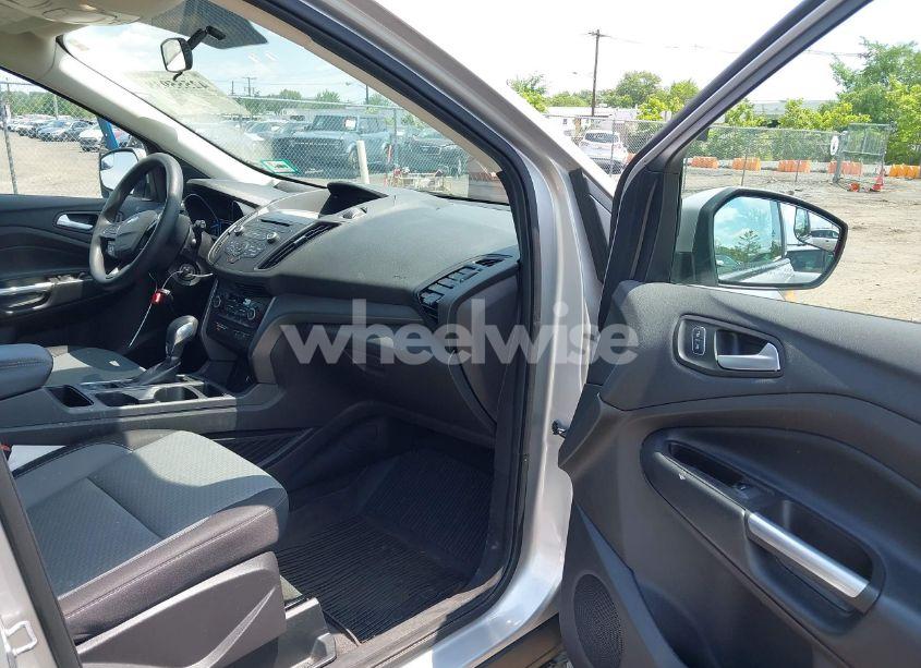 Photo 5 of 2018 Ford Escape SE (VIN 1FMCU9GD8JUD46236)