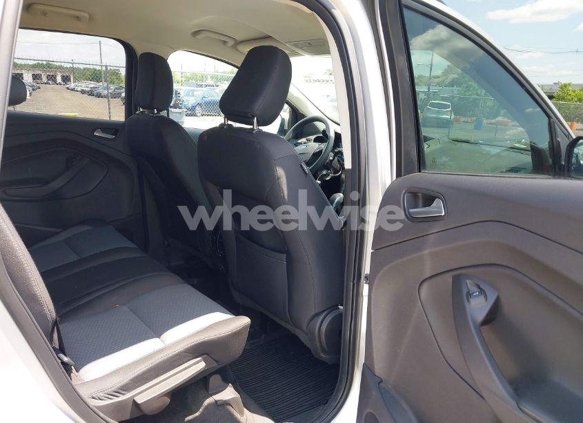 Photo 8 of 2018 Ford Escape SE (VIN 1FMCU9GD8JUD46236)