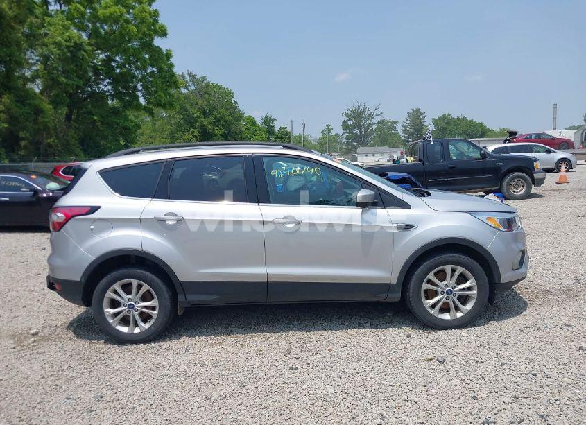 Photo 13 of 2018 Ford Escape SE (VIN 1FMCU9GD8JUD48925)
