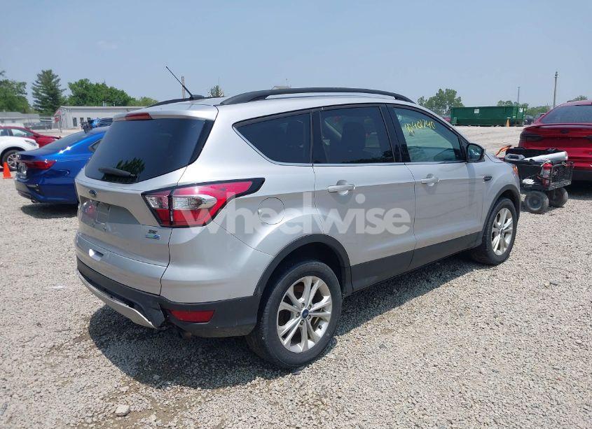 Photo 4 of 2018 Ford Escape SE (VIN 1FMCU9GD8JUD48925)