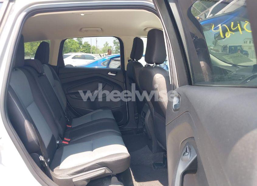 Photo 8 of 2018 Ford Escape SE (VIN 1FMCU9GD8JUD48925)