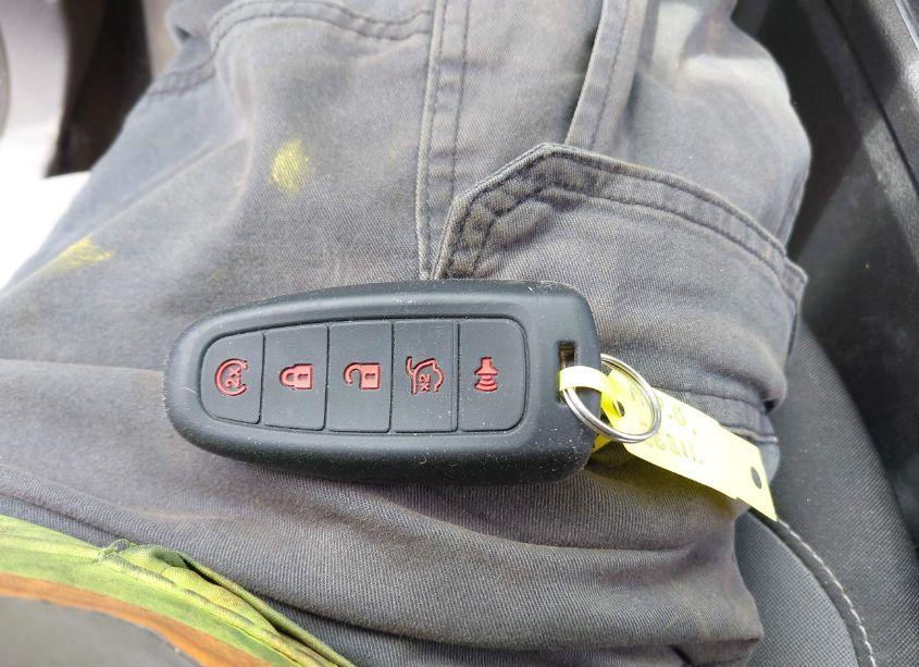 Photo 11 of 2019 Ford Escape SE (VIN 1FMCU9GD8KUA00527)