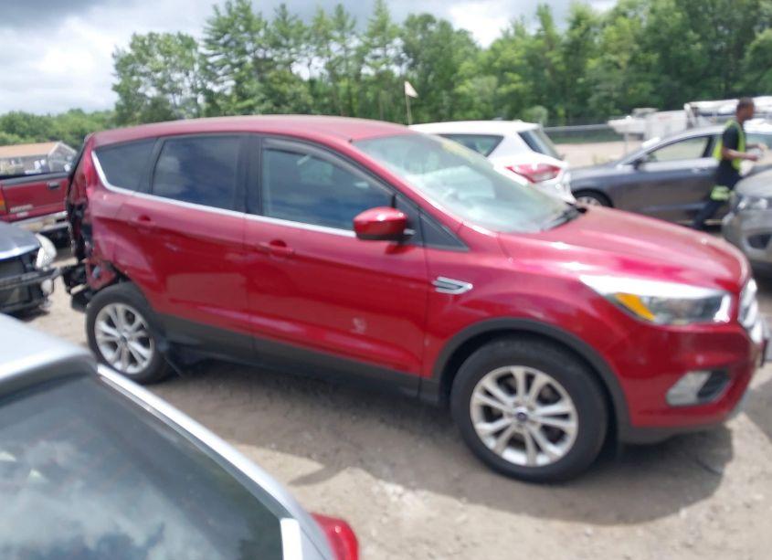 Photo 14 of 2019 Ford Escape SE (VIN 1FMCU9GD8KUA00527)