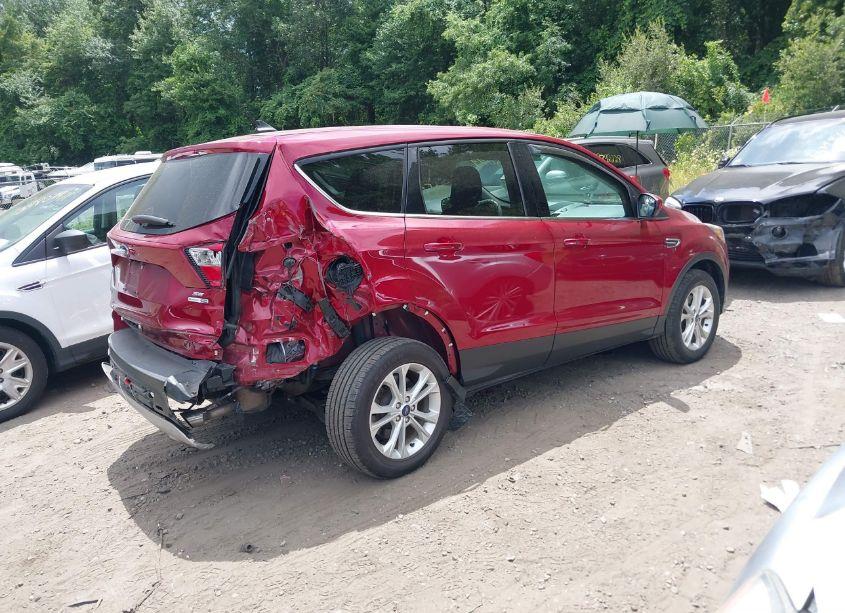 Photo 4 of 2019 Ford Escape SE (VIN 1FMCU9GD8KUA00527)