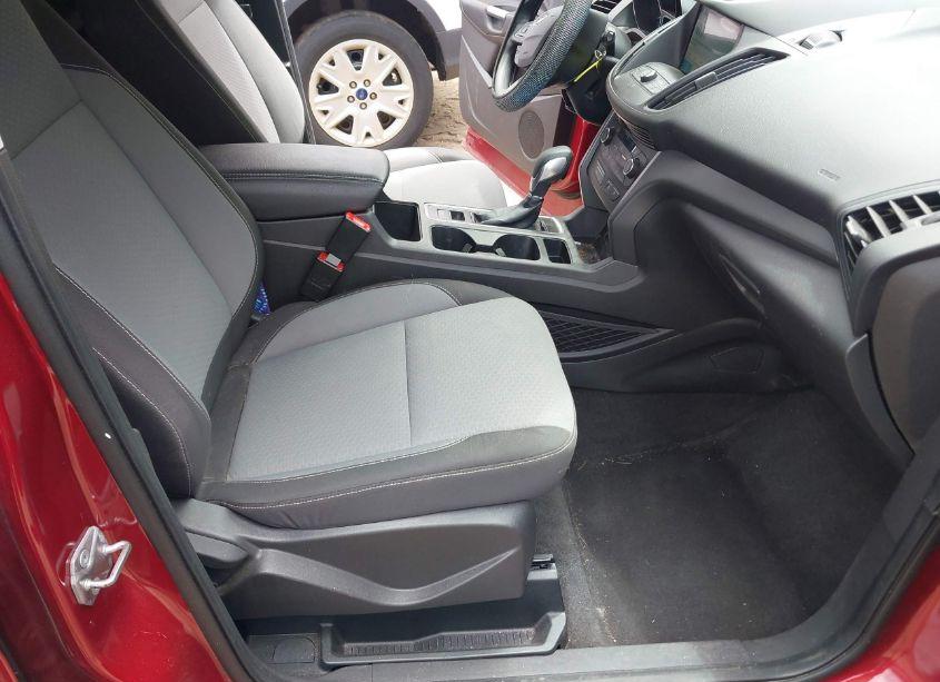 Photo 5 of 2019 Ford Escape SE (VIN 1FMCU9GD8KUA00527)