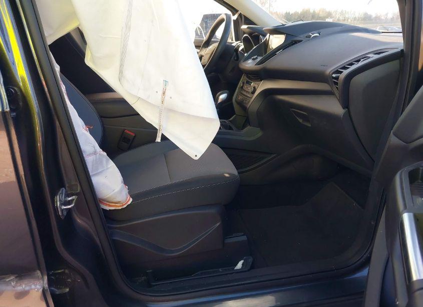 Photo 5 of 2019 Ford Escape SE (VIN 1FMCU9GD8KUA10250)