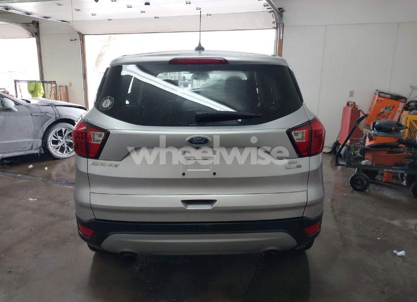 Photo 16 of 2019 Ford Escape SE (VIN 1FMCU9GD8KUA45404)