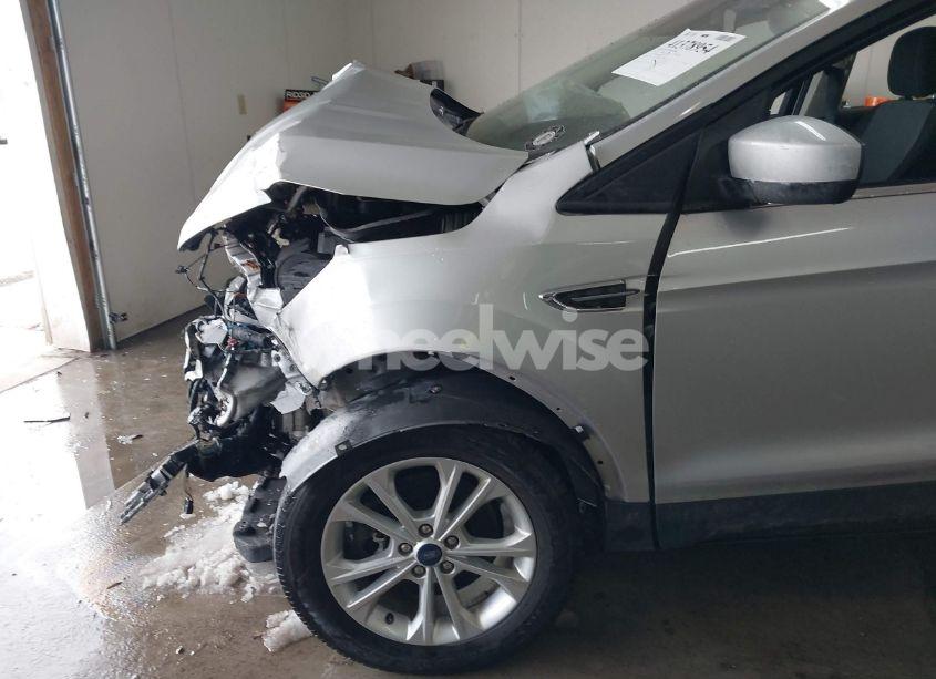 Photo 17 of 2019 Ford Escape SE (VIN 1FMCU9GD8KUA45404)