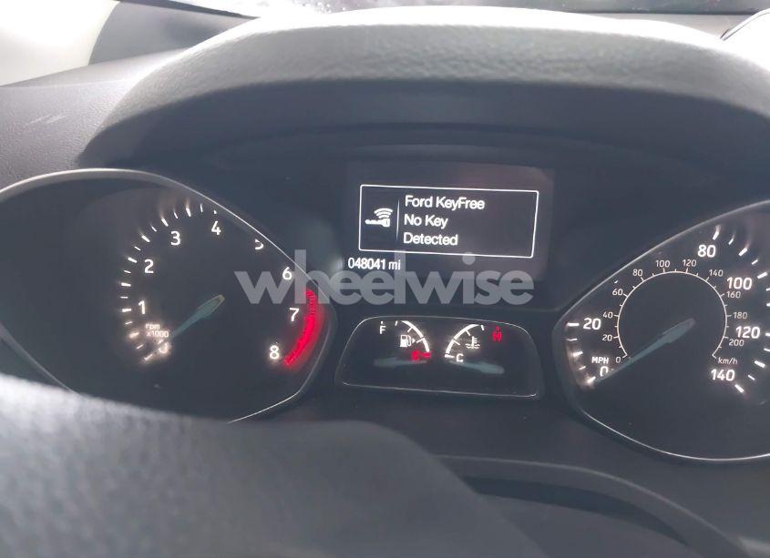 Photo 7 of 2019 Ford Escape SE (VIN 1FMCU9GD8KUA45404)