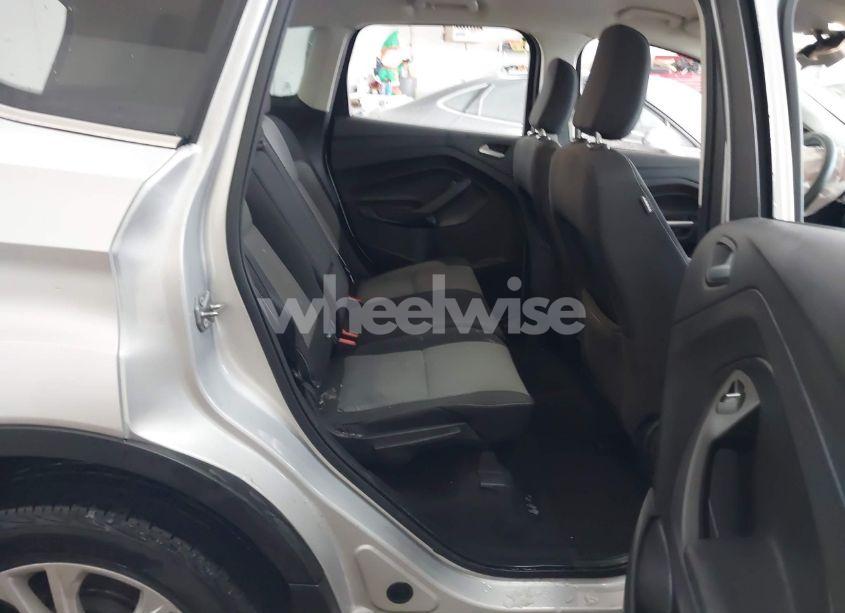 Photo 8 of 2019 Ford Escape SE (VIN 1FMCU9GD8KUA45404)