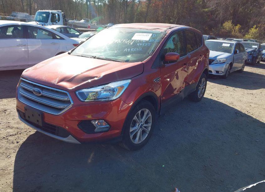 Photo 2 of 2019 Ford Escape SE (VIN 1FMCU9GD8KUA48612)