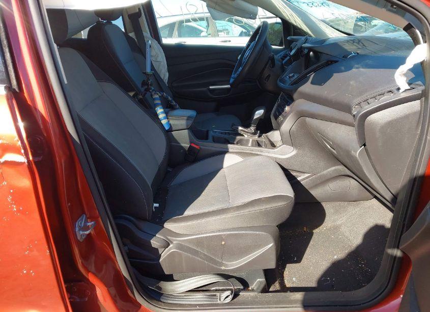 Photo 5 of 2019 Ford Escape SE (VIN 1FMCU9GD8KUA48612)