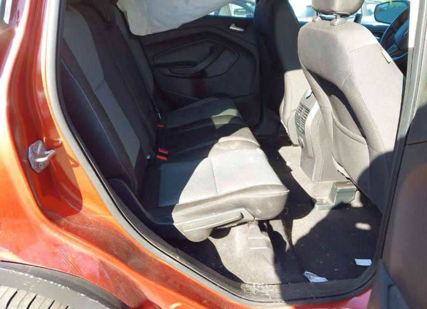 Photo 8 of 2019 Ford Escape SE (VIN 1FMCU9GD8KUA48612)