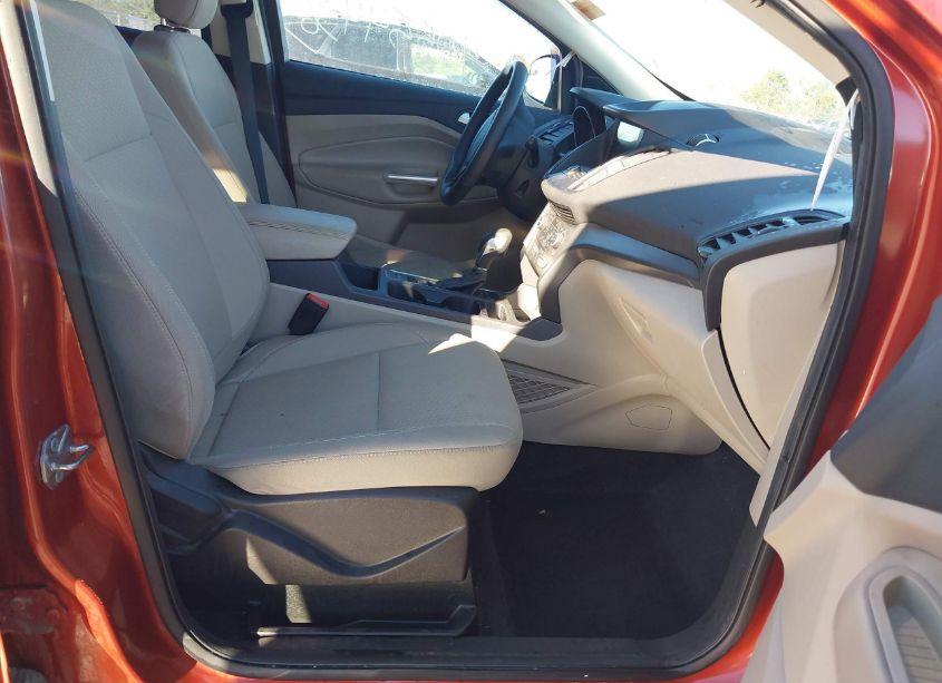 Photo 5 of 2019 Ford Escape SE (VIN 1FMCU9GD8KUA95557)