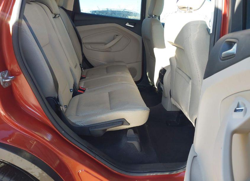 Photo 8 of 2019 Ford Escape SE (VIN 1FMCU9GD8KUA95557)