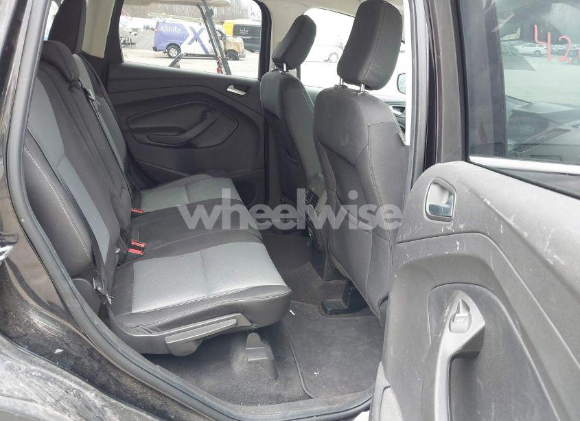 Photo 8 of 2019 Ford Escape SE (VIN 1FMCU9GD8KUB56356)