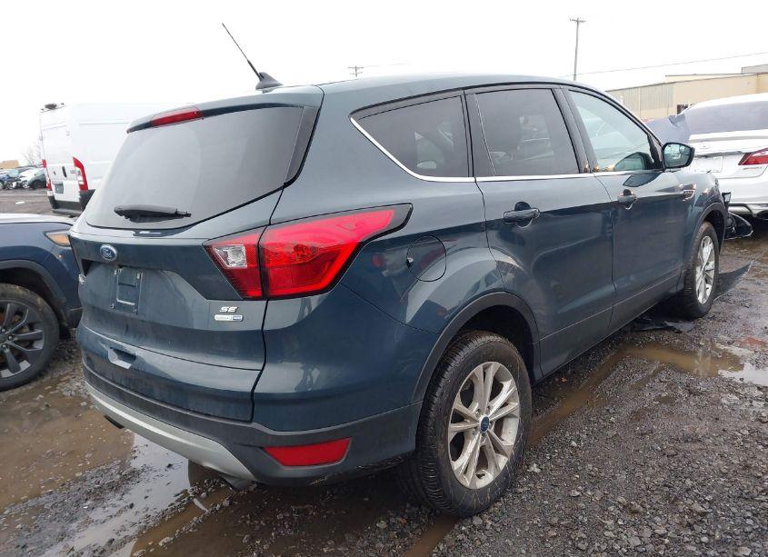 Photo 4 of 2019 Ford Escape SE (VIN 1FMCU9GD8KUB73996)