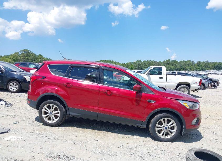 Photo 13 of 2019 Ford Escape SE (VIN 1FMCU9GD8KUB92094)